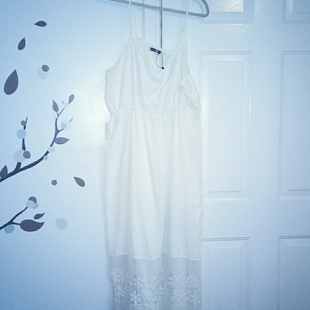 NWOT Ivory boho maxi with lace detail